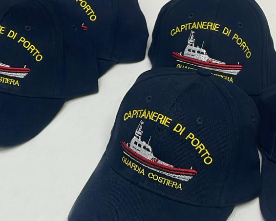 dettagli cappello baseball guardia costiera