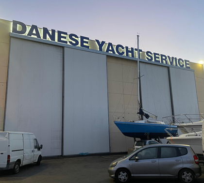 Insegna scatolata Danese yachting service Brindisi